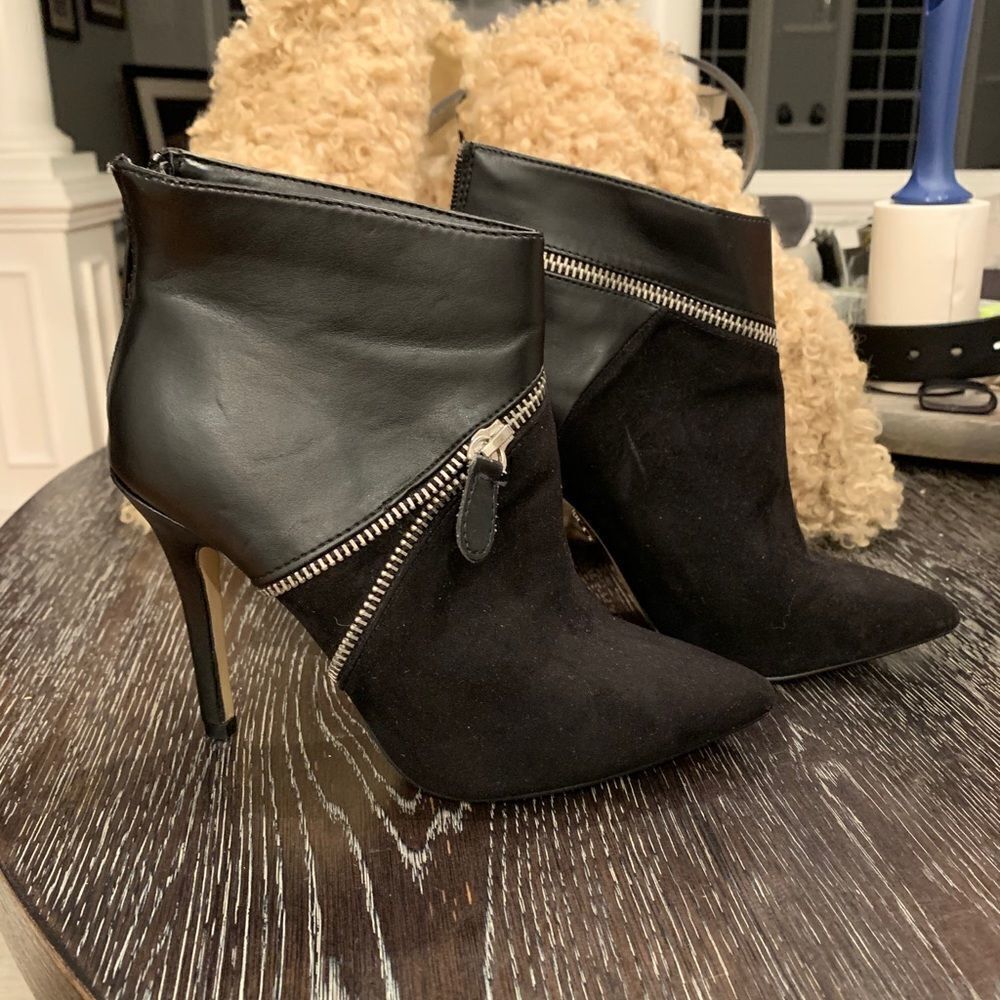 Rock & Republic Corbett Ankle Boot sz 6